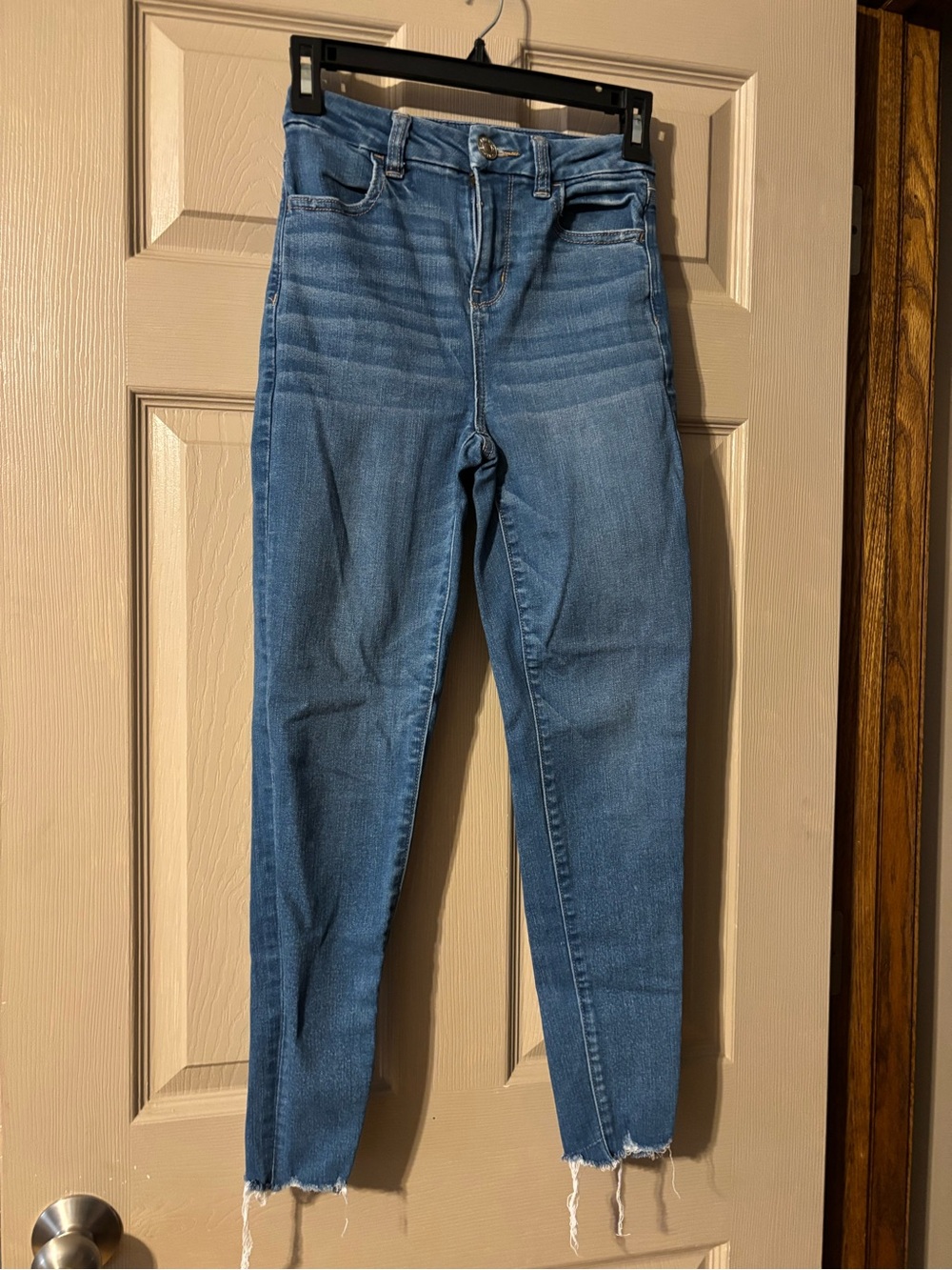 American Eagle Outfitters Skinny Jeans in Medium Blue Wash